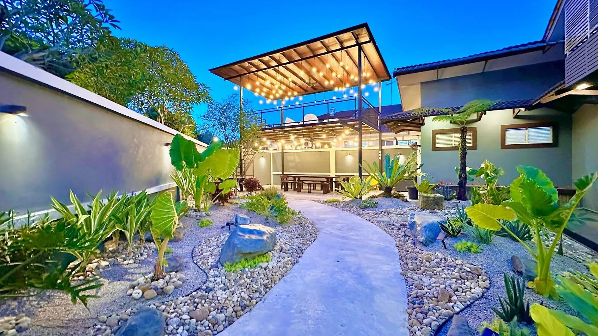 Mount Austin Landed Homestay 16Pax Karaoke Jacuzzi Bbq By Stayrene Johor Bahru 0*,  Malajsie