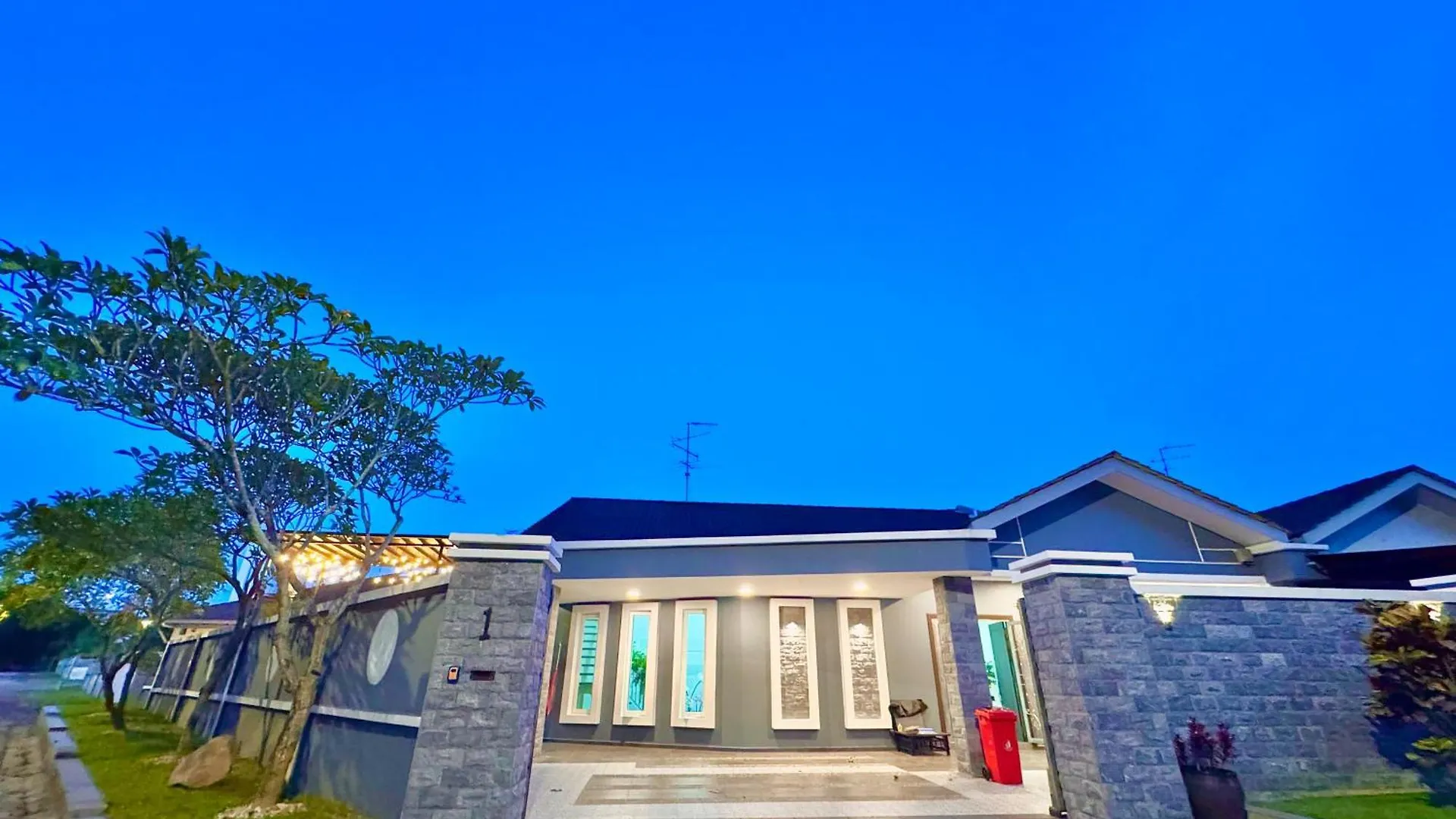 Prázdninový dům Mount Austin Landed Homestay 16Pax Karaoke Jacuzzi Bbq By Stayrene Johor Bahru Malajsie