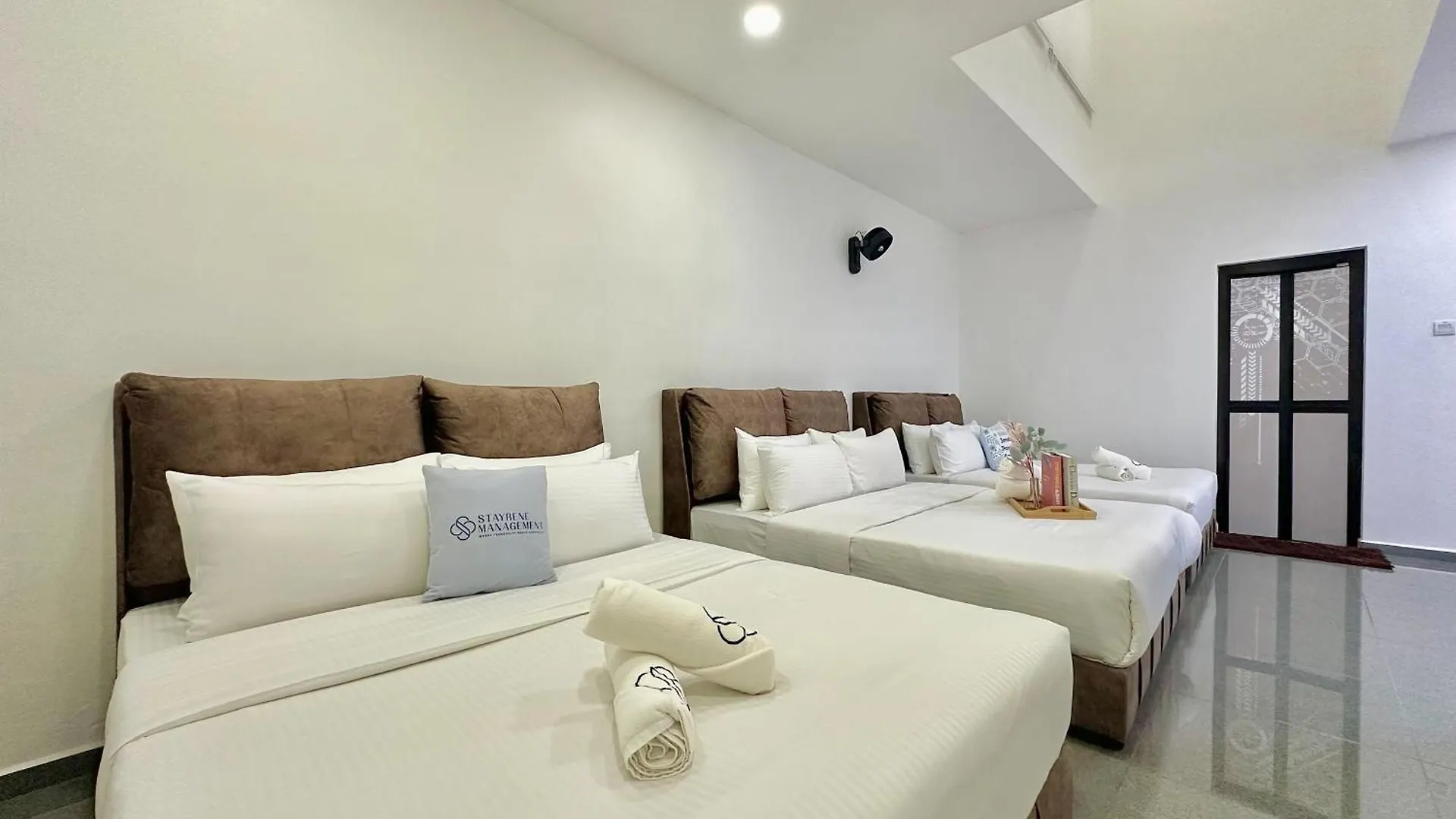 Mount Austin Landed Homestay 16Pax Karaoke Jacuzzi Bbq By Stayrene Johor Bahru 0*,